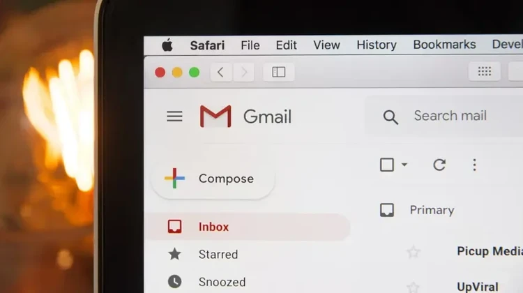 Caputa de tela mostra a paǵina de inbox do Gmail
