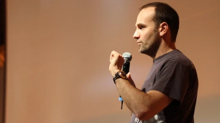 Mark Shuttleworth, CEO da Canonical Canonical, empresa do Ubuntu, adia abertura de capital