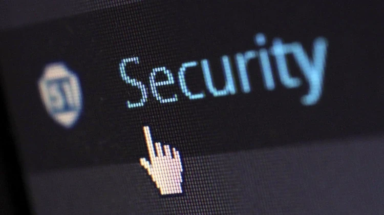 Imagem mostra cursor do mouse sobre o menu de segurança da página de administração do WordPress