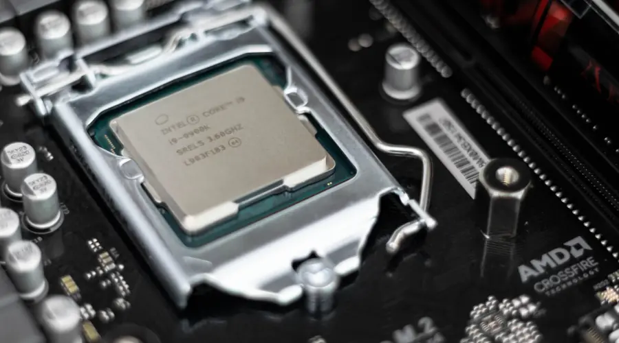 Bug Downfall afeta CPUs da Intel e pode expor chaves de criptografia